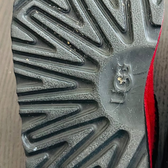 Red toddler uggs size 8 - Picture 3 of 3
